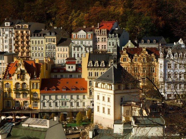 Passeios Turísticos: Prague: Karlovy Vary Day Trip with Watchtower and Funicular