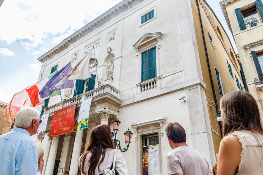 Bilhetes: La Fenice: ingresso para a Ópera La Fenice com guia de áudio