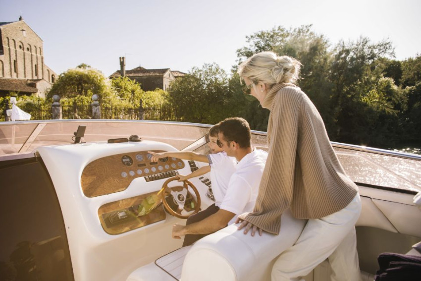 Boat Tours: Venice: Sunset Yacht Experience