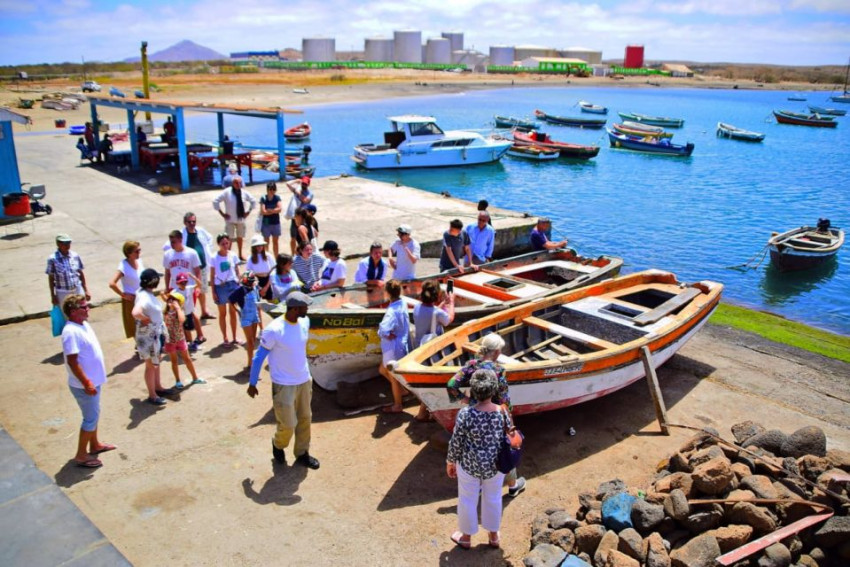 Sightseeing Tours: Sal: Guided Tour of the Island with Certified Local Guide