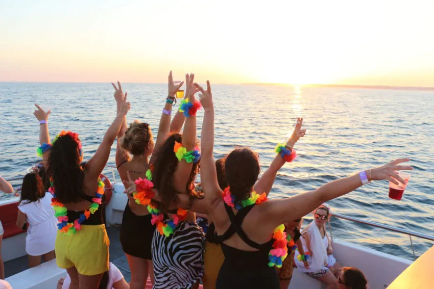 Boat Tour: Belize Boat Party