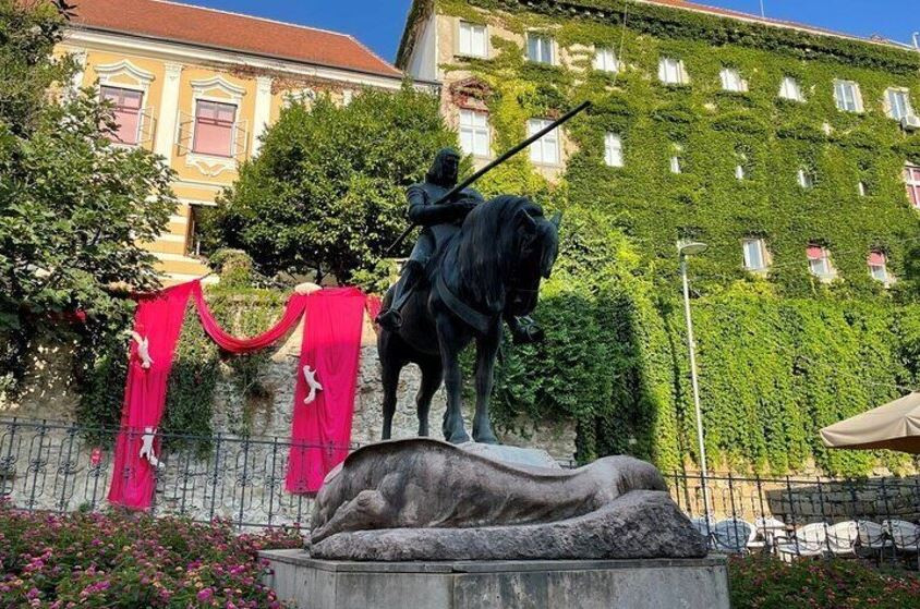 Sightseeing Tours: Zagreb Small Group Walking Tour with Funicular Ride & WW2 Tunnels