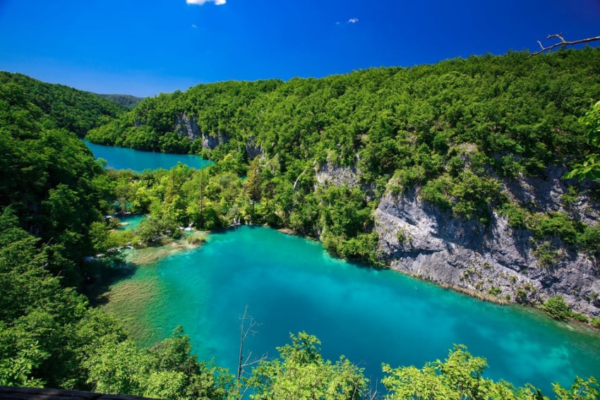 Sightseeing Tours: Plitvice Lakes Guided Group Day Trip