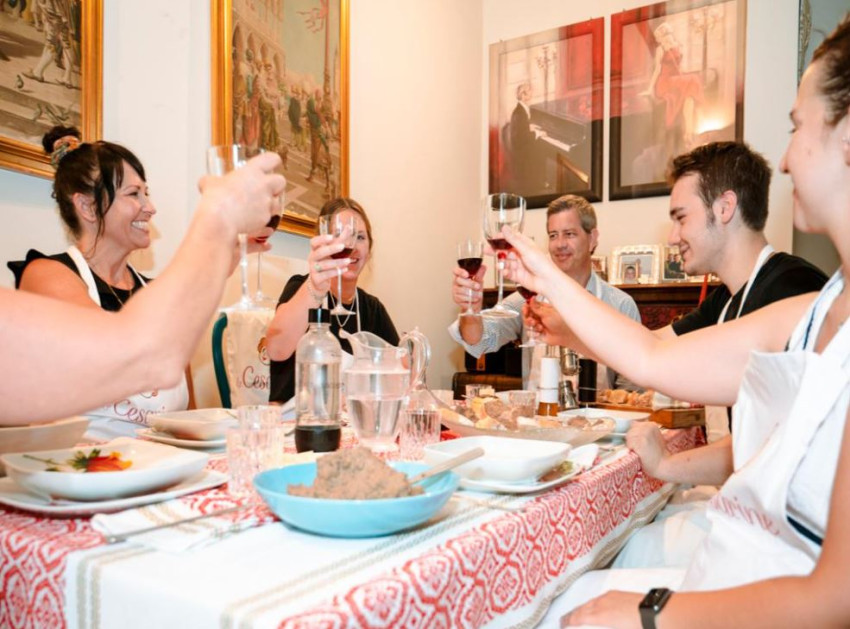 Food & Wine Tours: Dining Experience in a Local's Home