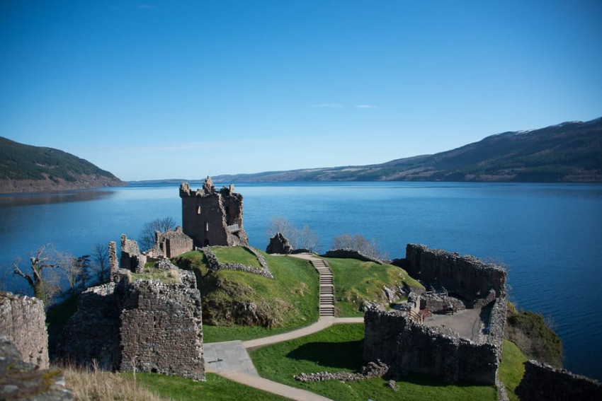 Thematic Tours: Dochgarroch: 2-Hour Loch Ness and Caledonian Canal Cruise