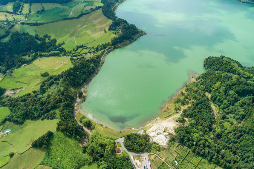 Van Tour: Full Day Furnas