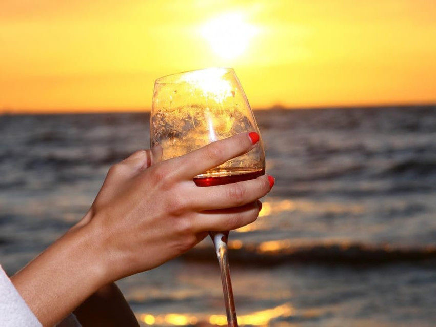 Viagem de Barco: Cruzeiro ao Pôr do Sol no Nilo, com Jantar, Espetáculo (Transferes Privados Incluídos)