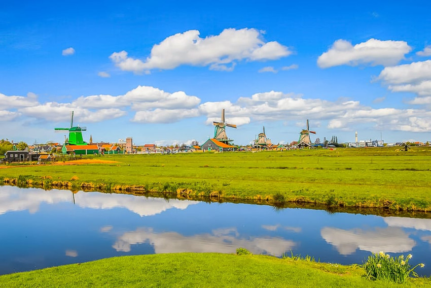 Cultural: Zaanse Schans, Edam, Volendam & Marken Bus Tour