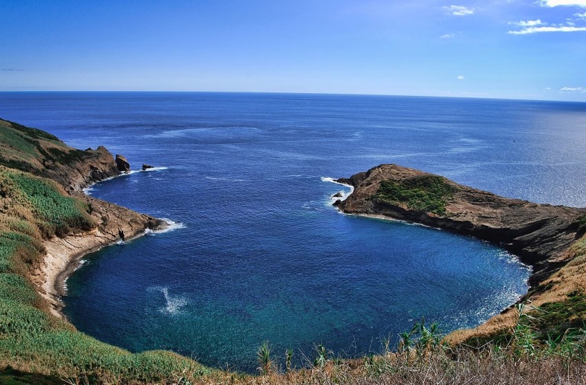Passeios de Carrinha: Volta à Ilha do Faial  (partida do Pico com bilhetes incluídos)