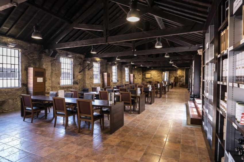 Wine Tasting: Premium Visit