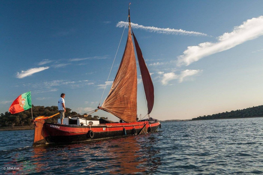 Boat: Barbecue aboard the Sailboat Sem-Fim