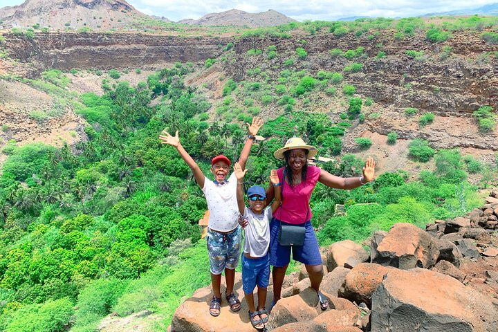 Passeio Guiado: Santiago Island: Trek from Serra Malagueta to Rabelados Community