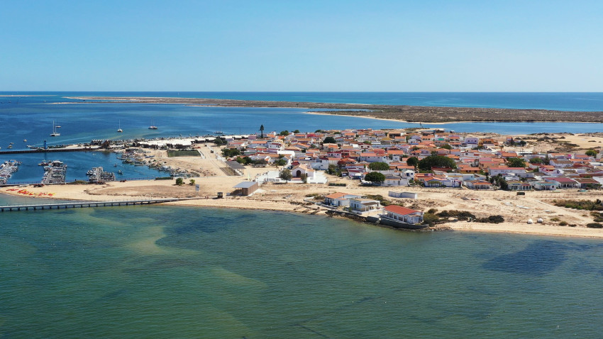 Boat Tour: 2 Islands Tour - Armona or Praia Deserta & Culatra