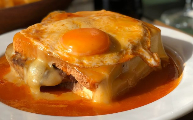 Cruise: Six Bridges - Lunch Francesinha