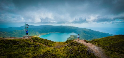 Passeio de Carrinha: Lagoa do Fogo - Meio Dia