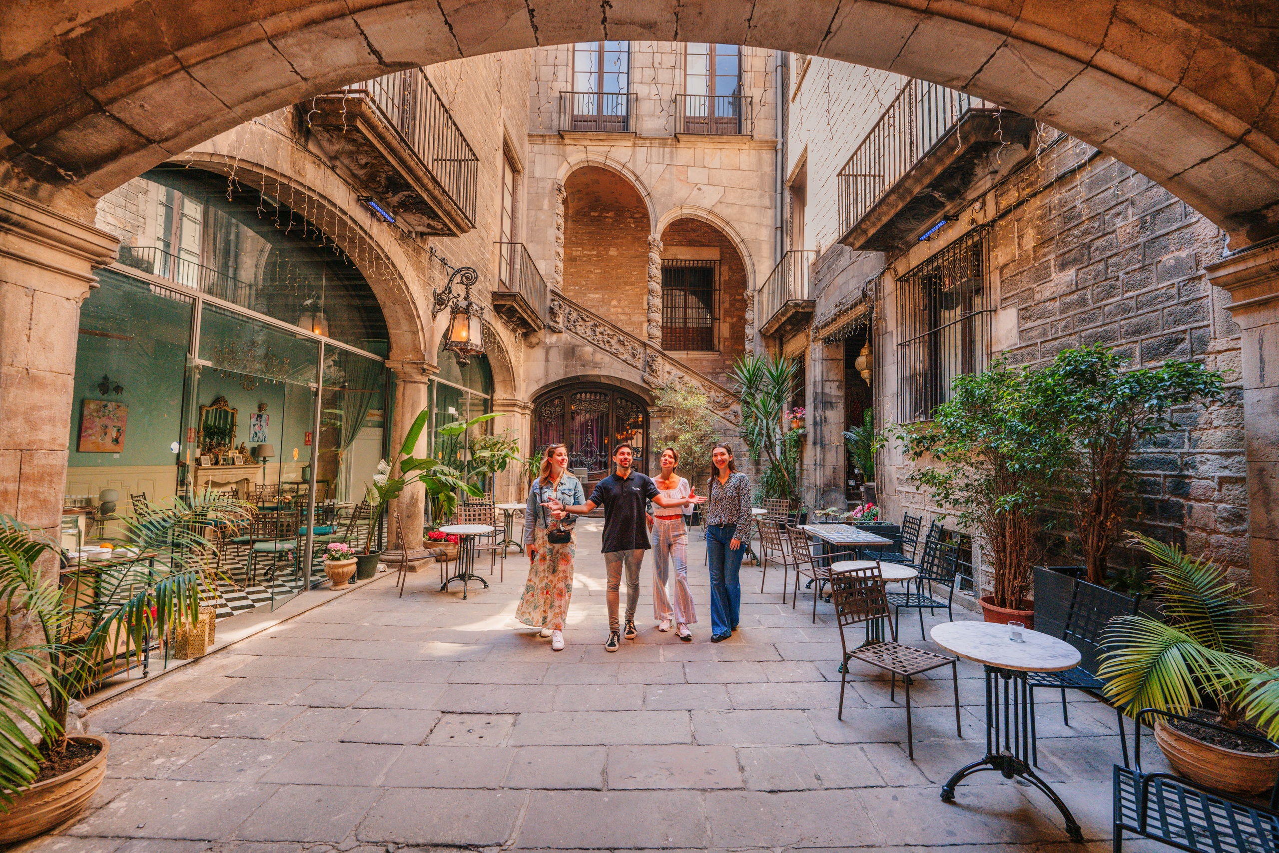 Sightseeing: Exclusive Picasso Museum, El Born & Gothic Guided Tour - Premium Small-Group Tour