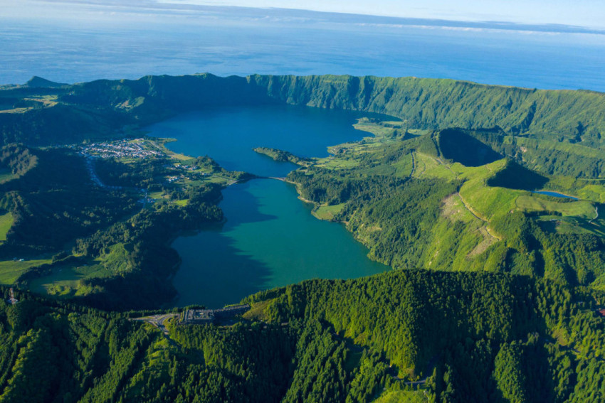 Experience Pack: Discover São Miguel Island: Sete Cidades & Lagoa do Fogo, Furnas and Whale Watching