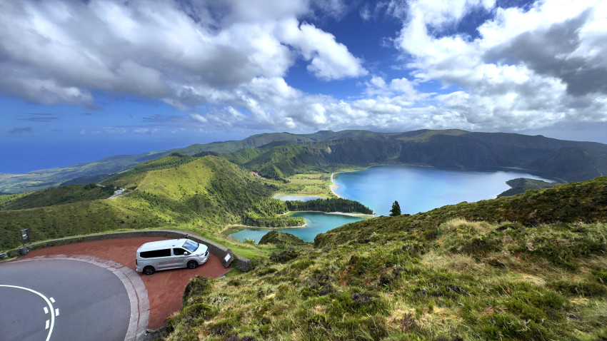 Excursões: Tour Oeste de São Miguel em carrinha: Sete Cidades, Lagoa do Fogo e Almoço