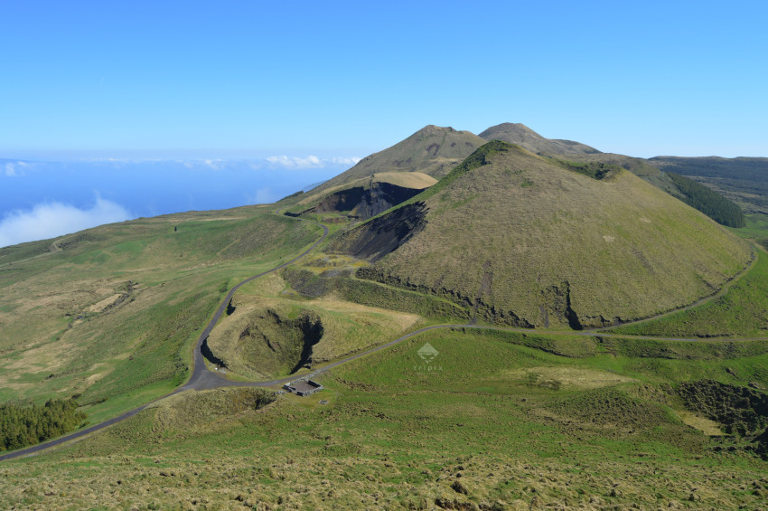 Tours : Lagoas Secretas e Grutas (Jipe Tour)