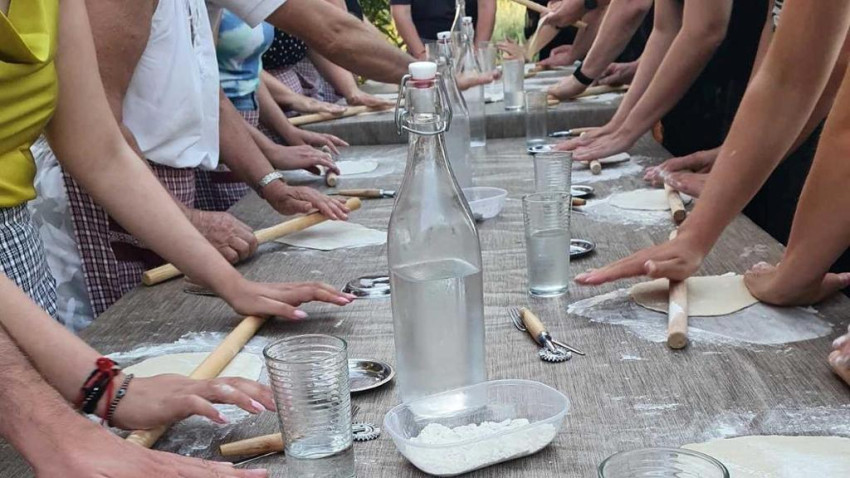 Food & Wine: Cretan Cuisine Cooking Class in Small Groups in Chania