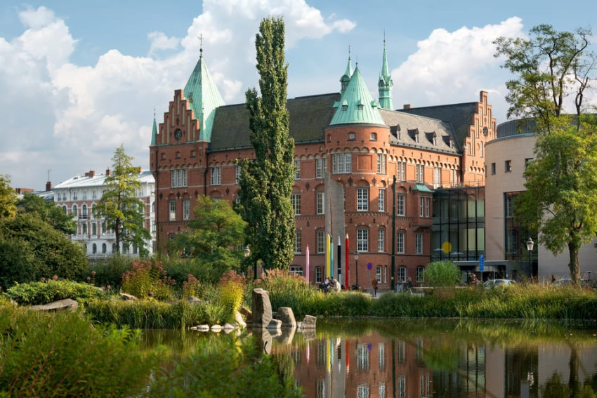 Sightseeing: Copenhagen: Full-Day Trip to Malmö with Swedish Lunch