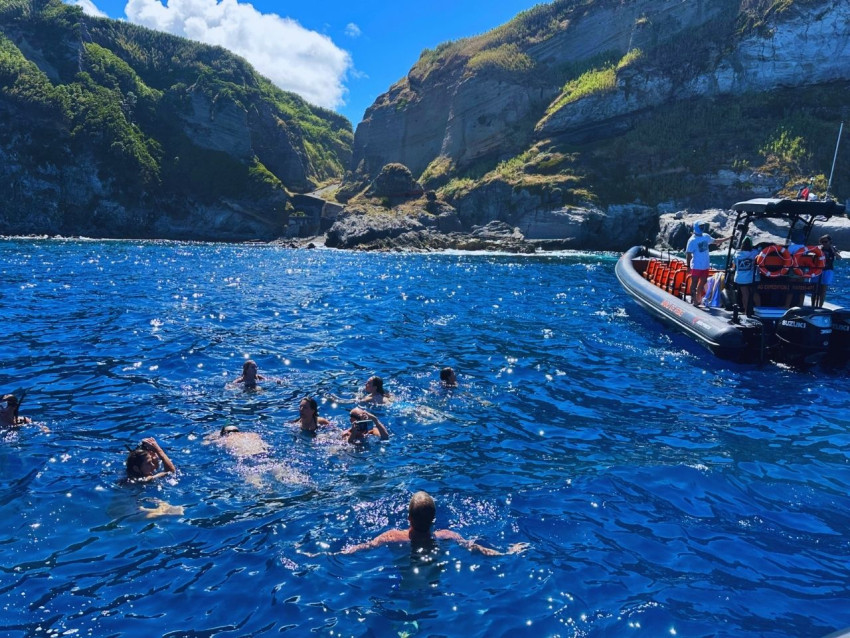 Ocean Expedition: Private Snorkelling Tour in Santa Iria Bay