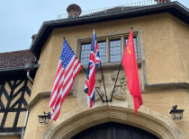 Sightseeing Tours: De Berlim: Reis, Crimes e Espiões - Excursão de um Dia a Potsdam de Carrinha