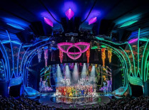 Bilhete: Berlim: FALLING | IN LOVE Grand Show Friedrichstadt-Palast