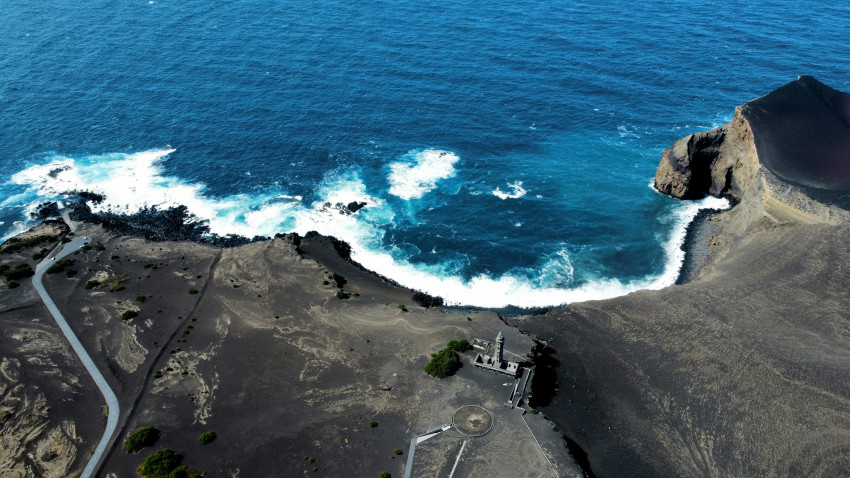 Sightseeing Tours: Vistas Vulcânicas   e Memórias dos Capelinhos