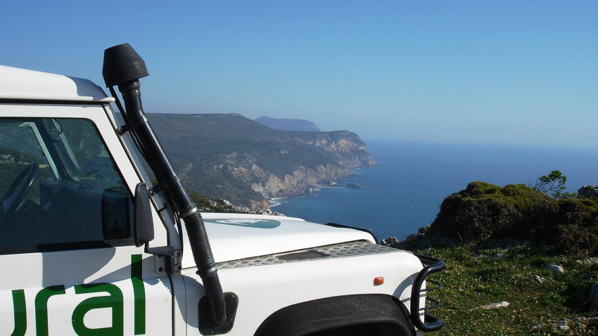 4x4: All Road 4×4 and Boat Tour in Arrábida