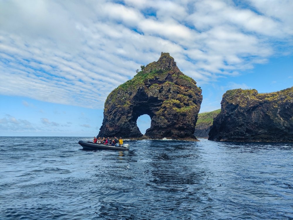 Barco: Tour às Cascatas e Grutas das Flores