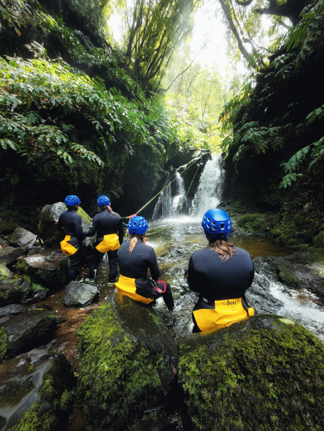 CANYONING: Canyoning Ribeira dos Caldeirões Level 1