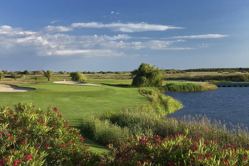 GOLF: 3-Day Golf Pass: 18-Holes at the Pinhal  Millennium & Laguna courses