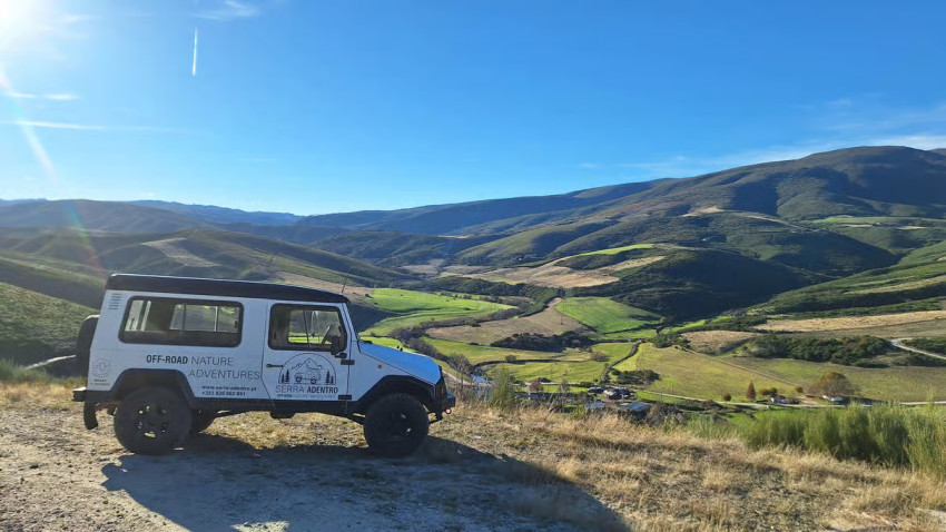 Sightseeing: Jeep Tour with Visit to a Shepherd